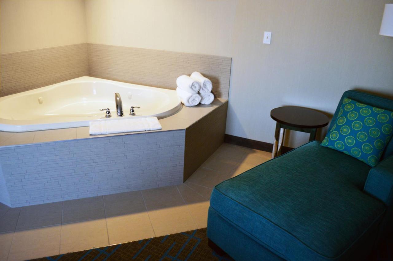 Holiday Inn & Suites Syracuse Airport - Liverpool By Ihg Exterior photo