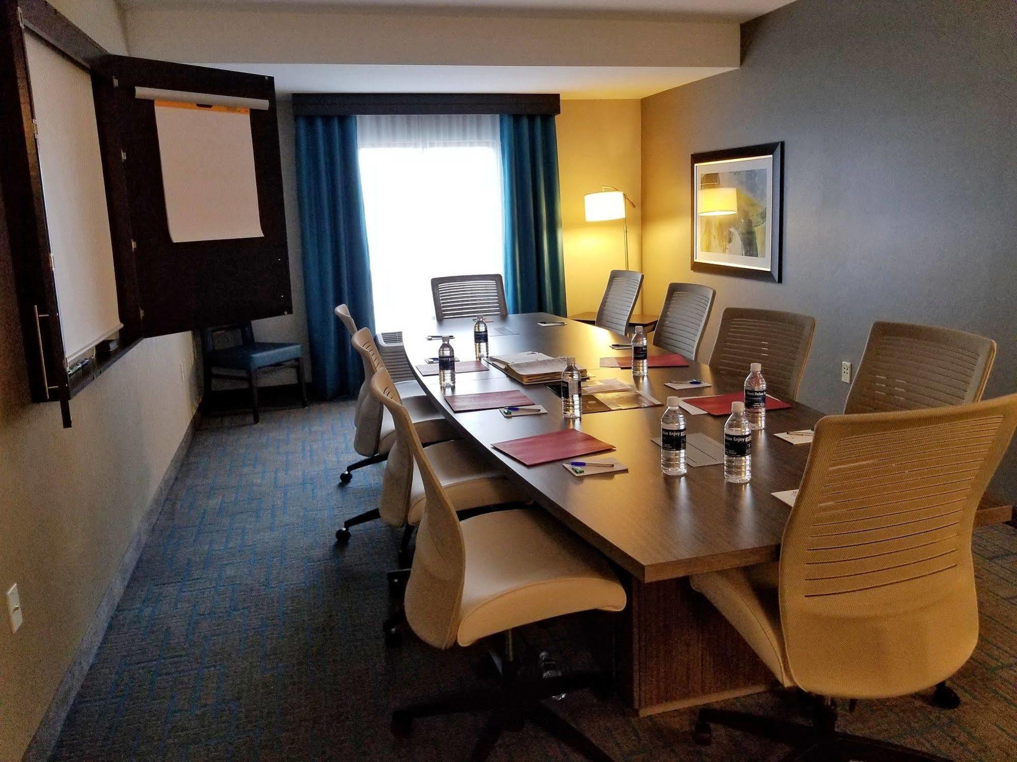 Holiday Inn & Suites Syracuse Airport - Liverpool By Ihg Exterior photo